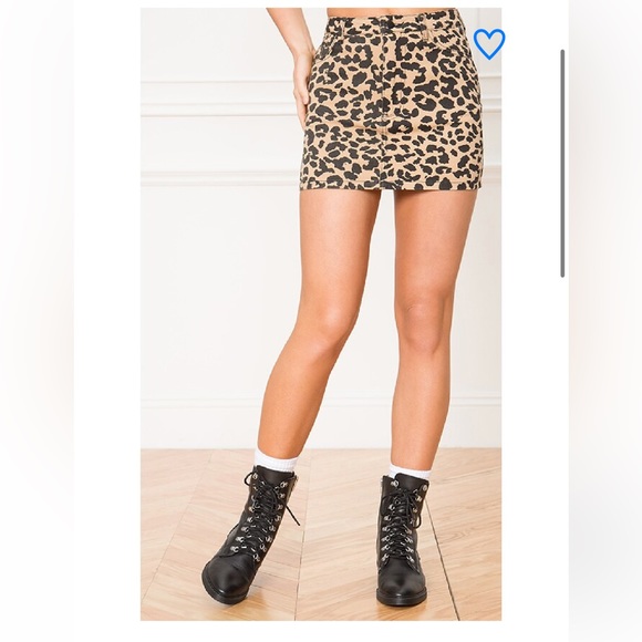 🐆 Revolve super down isla denim mini skirt - Picture 3 of 8